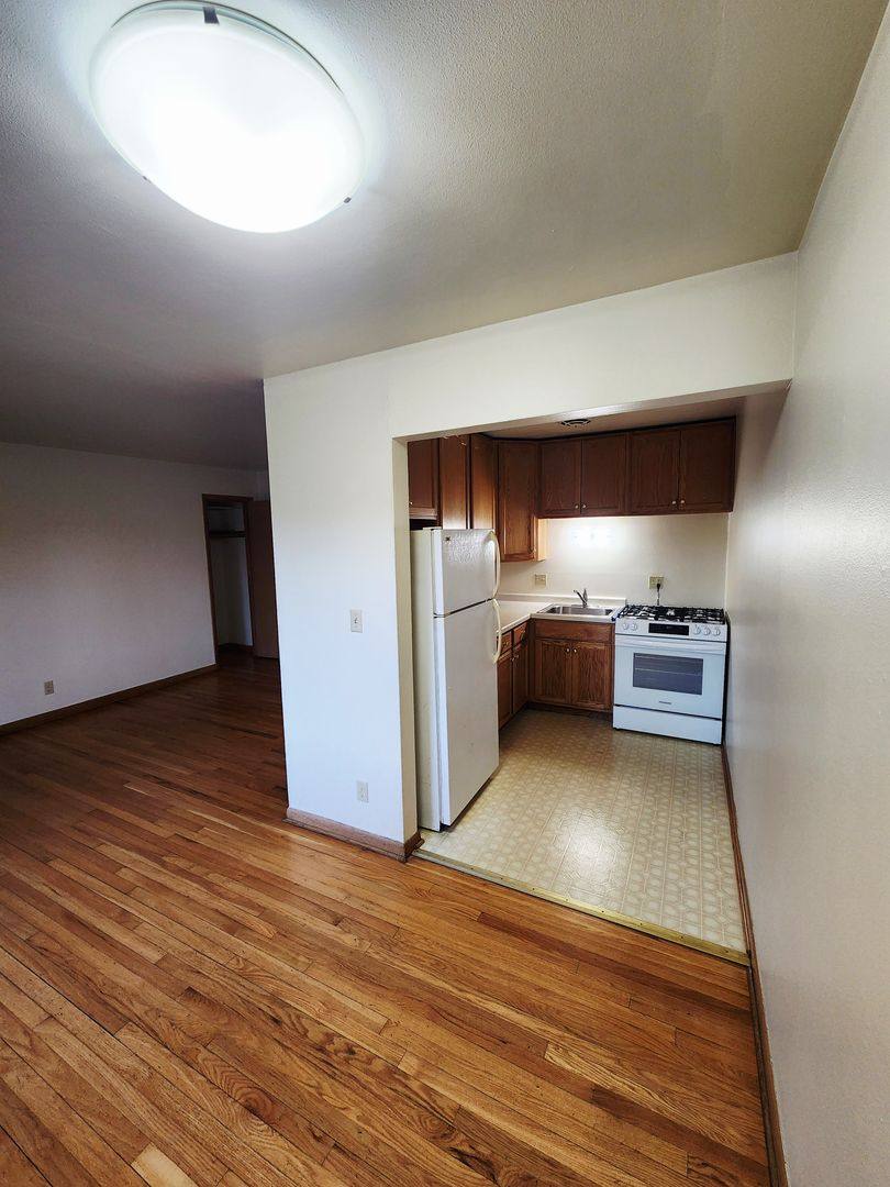Mke 66th St, 3127 S 66th St, Milwaukee, WI 53219 - Apartment for Rent - Image 4