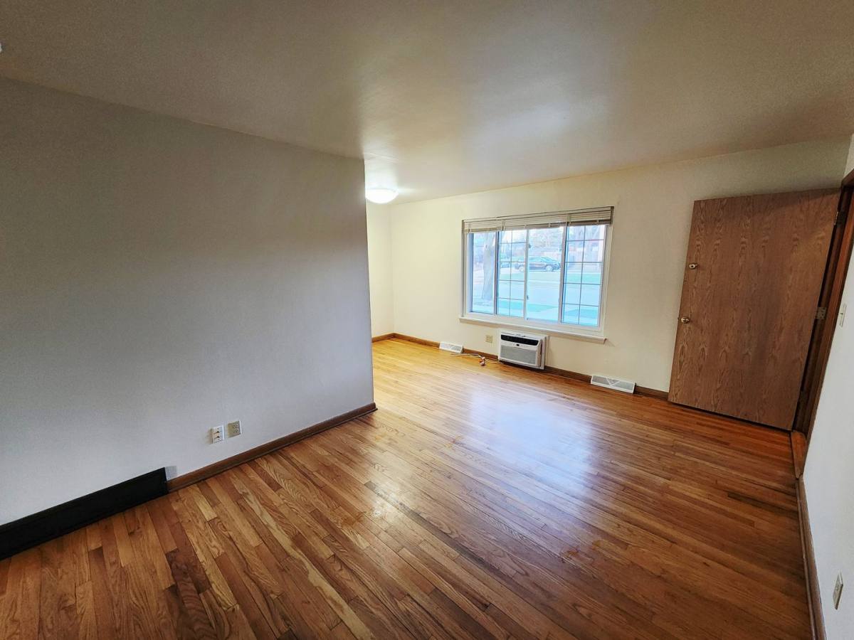 Mke 66th St, 3127 S 66th St, Milwaukee, WI 53219 - Apartment for Rent - Image 2