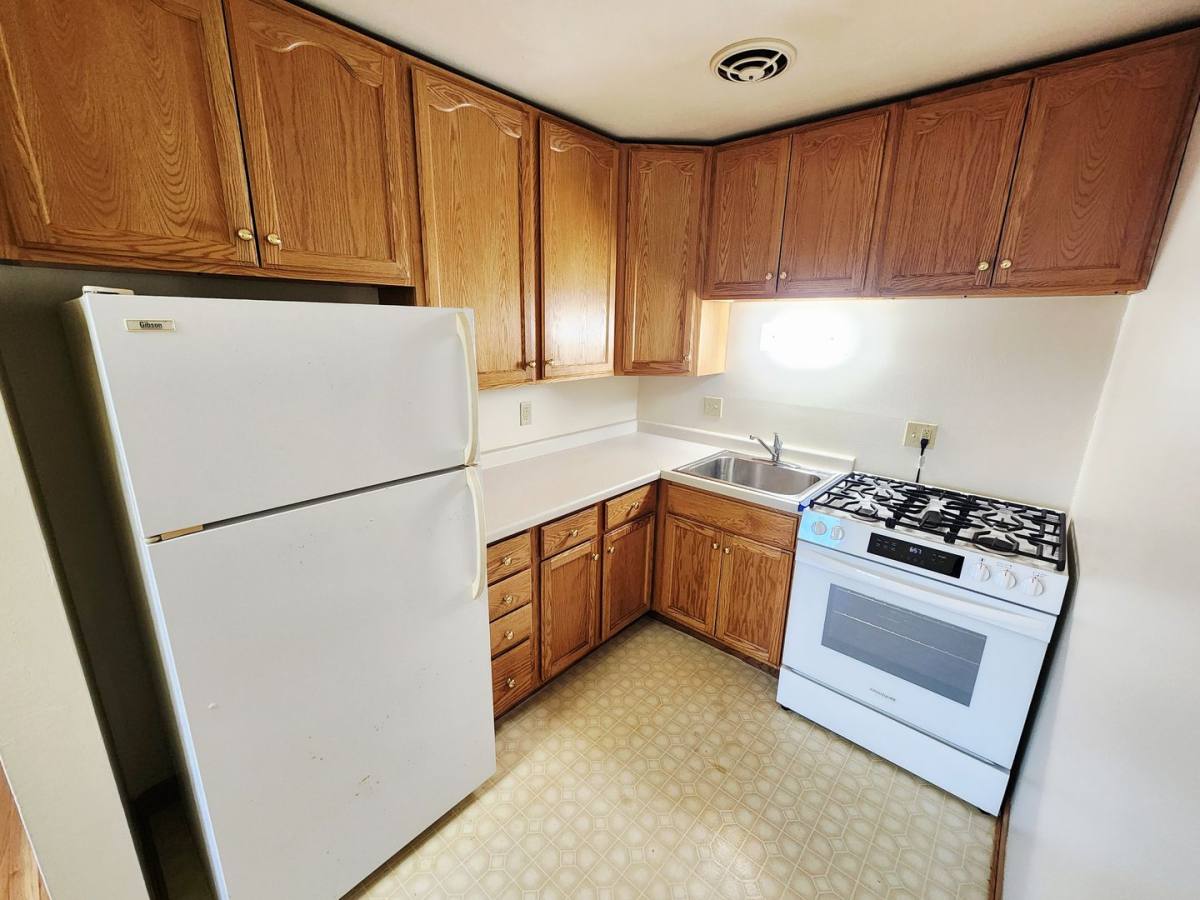 Mke 66th St, 3127 S 66th St, Milwaukee, WI 53219 - Apartment for Rent - Image 6