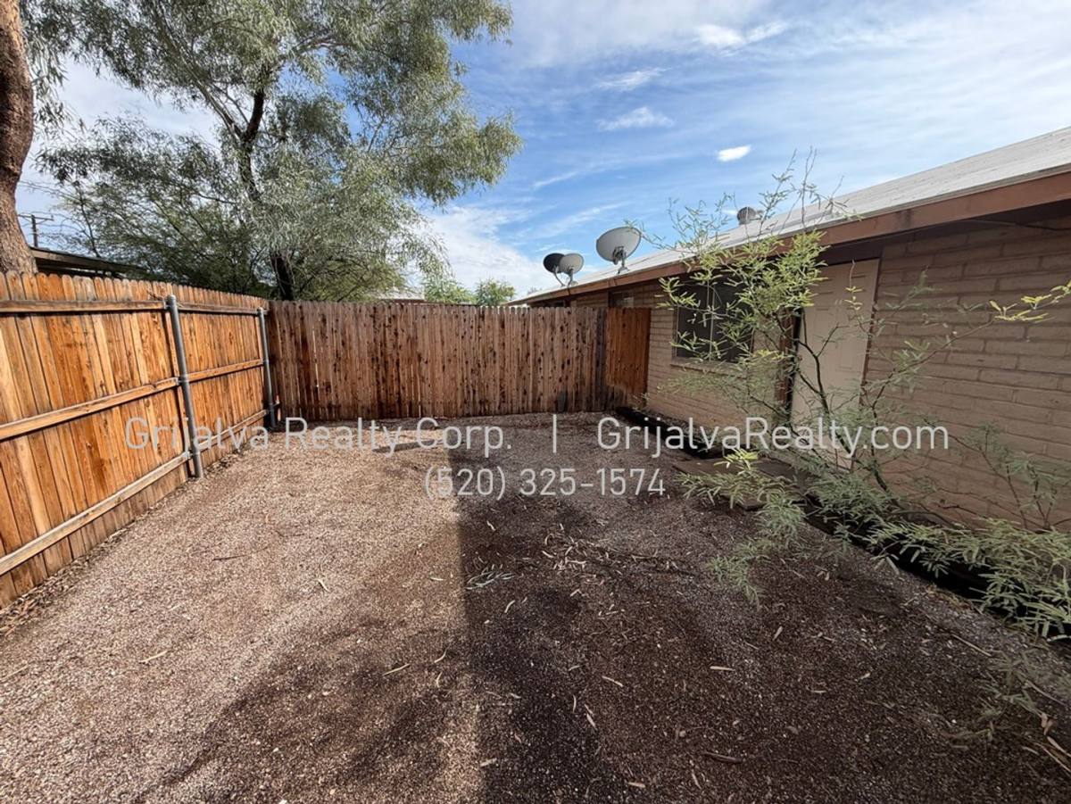 3256 E Blacklidge Dr, Tucson, AZ 85716 - Apartment for Rent - Image 1