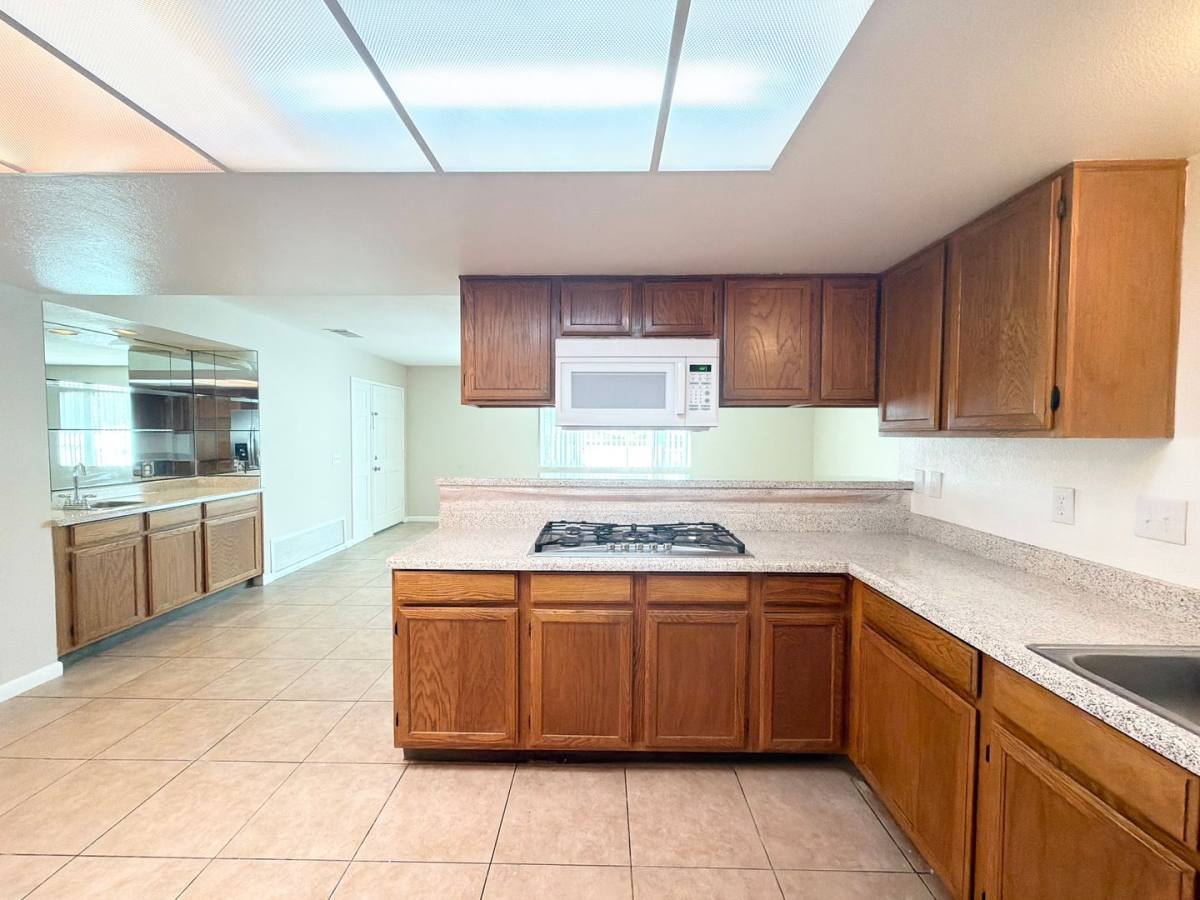 32530 Monte Vista #A, Cathedral City, CA 92234 - Apartment for Rent - Image 7