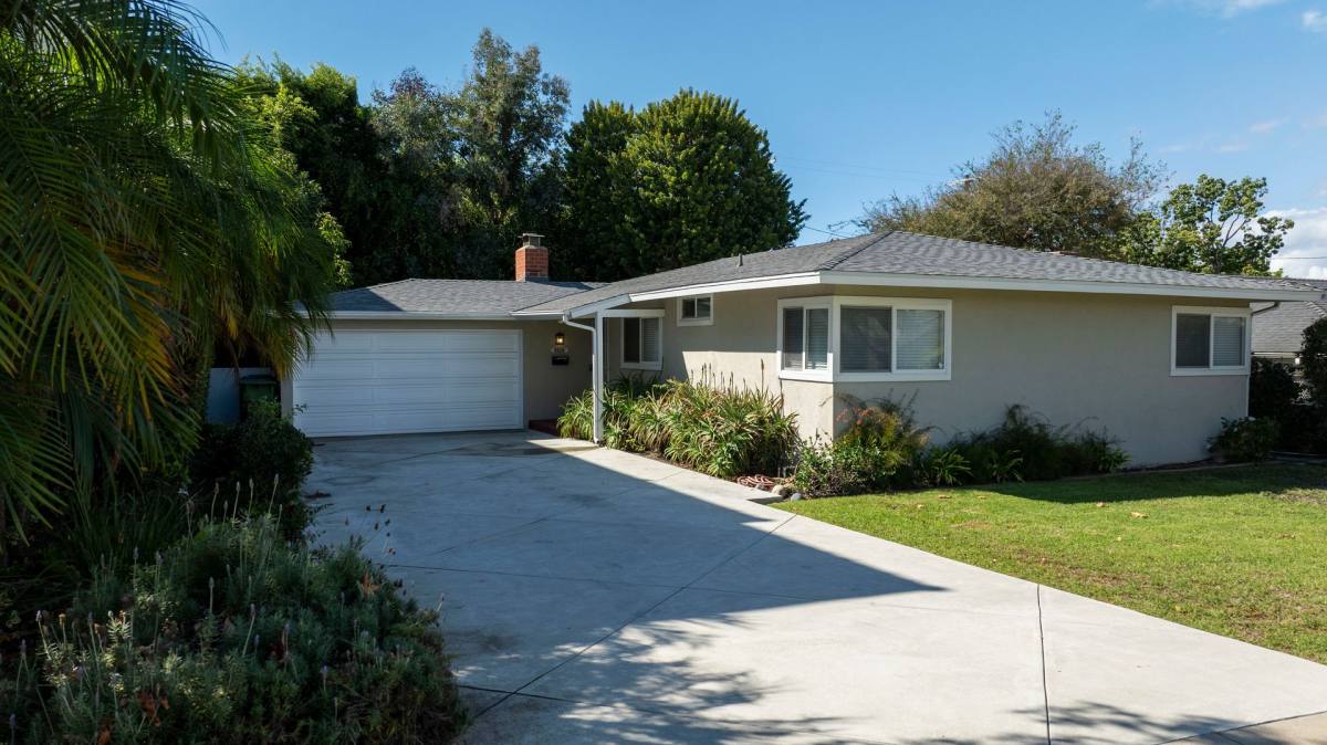 House for rent at 8209 Tuscany Ave, Playa Del Rey, CA 90293