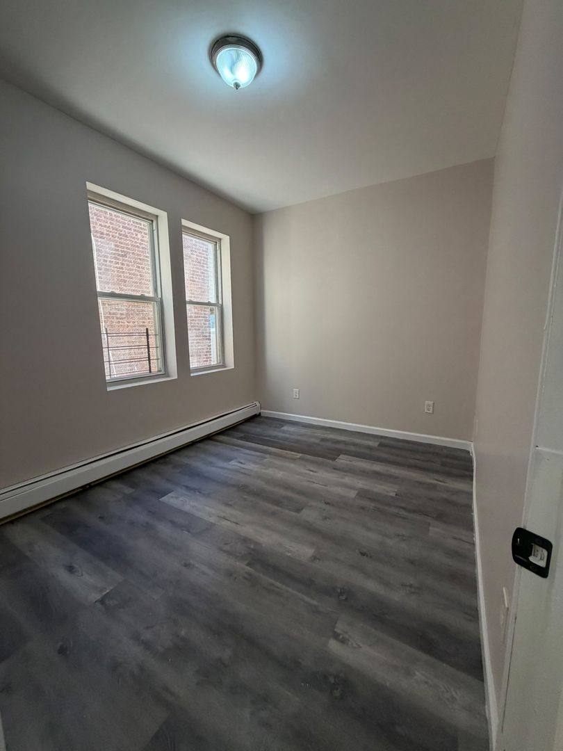Apartment for rent at 94 Lindsley Ave, Newark, NJ 07106