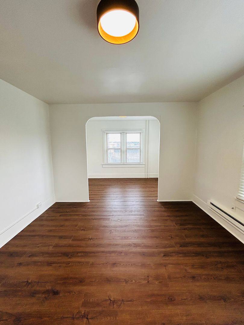 Canal, 1223 W Nickerson St, Seattle, WA 98119 - Apartment for Rent - Image 8