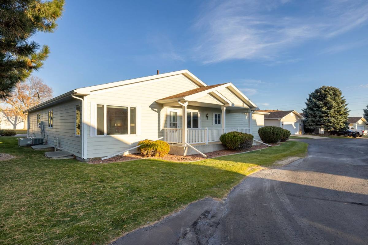 1544 Golden Blvd, Billings, MT 59102 - House for Rent - Image 2