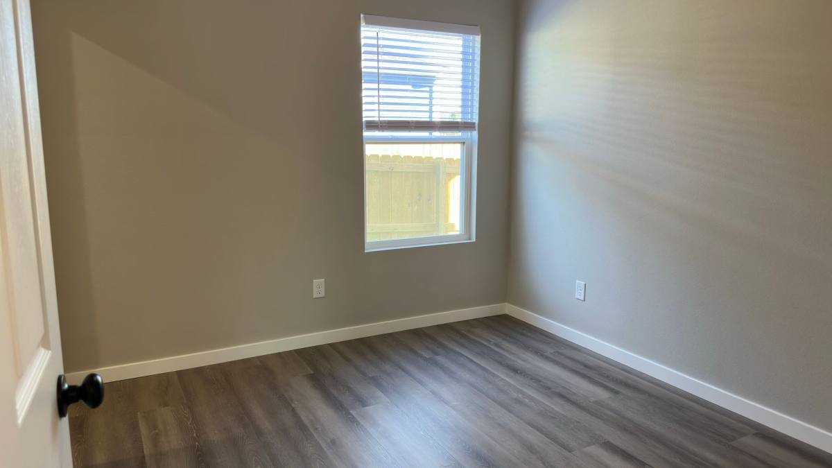 880 S Spring Hill Ave, Springfield, MO 65802 - House for Rent - Image 6