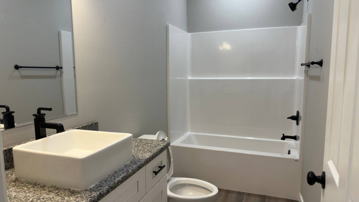 880 S Spring Hill Ave, Springfield, MO 65802 - House for Rent - Image 8