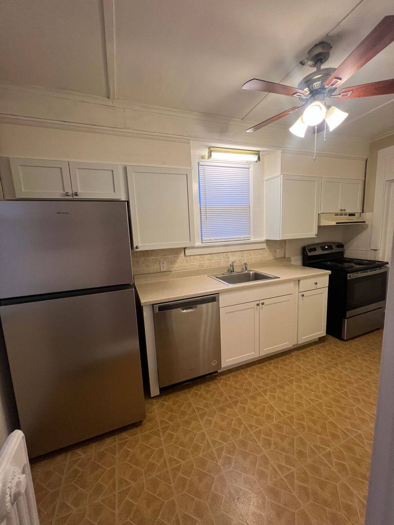 228 S W St, Carlisle, PA 17013 - Apartment for Rent - Image 3
