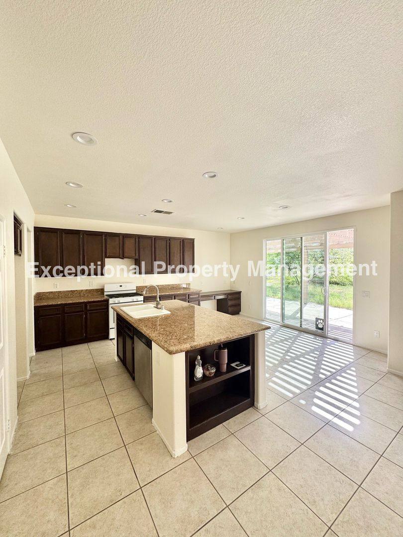 6879 Red Cardinal Court, Eastvale, CA 92880 - House for Rent - Image 8