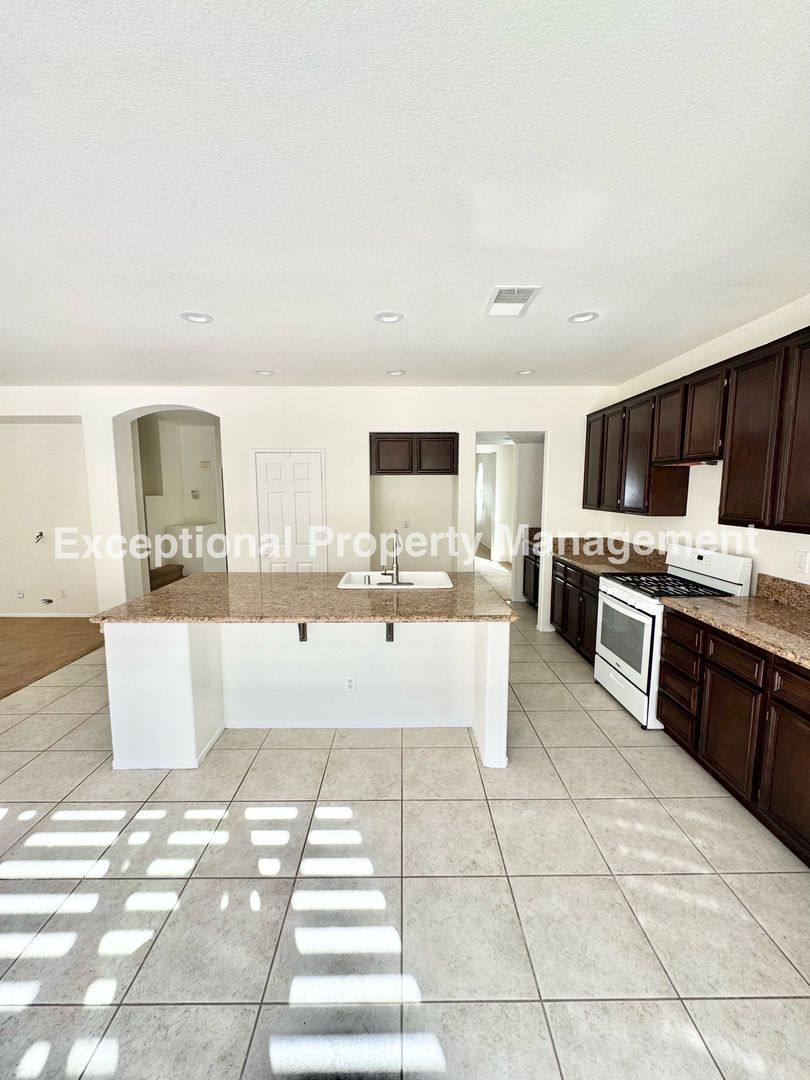 6879 Red Cardinal Court, Eastvale, CA 92880 - House for Rent - Image 9