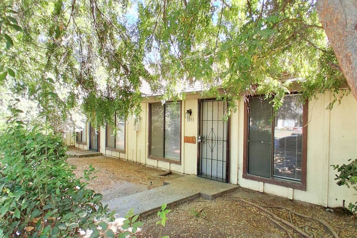 Apartment for rent at 1033 W Cornell Ave, Fresno, CA 93705