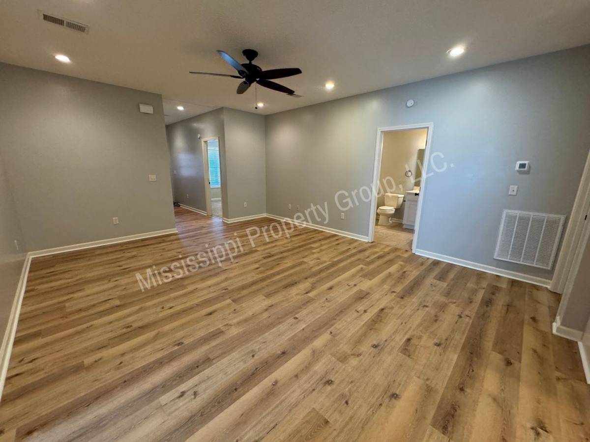 242 Logan Lee Loop, Oxford, MS 38655 - House for Rent - Image 4