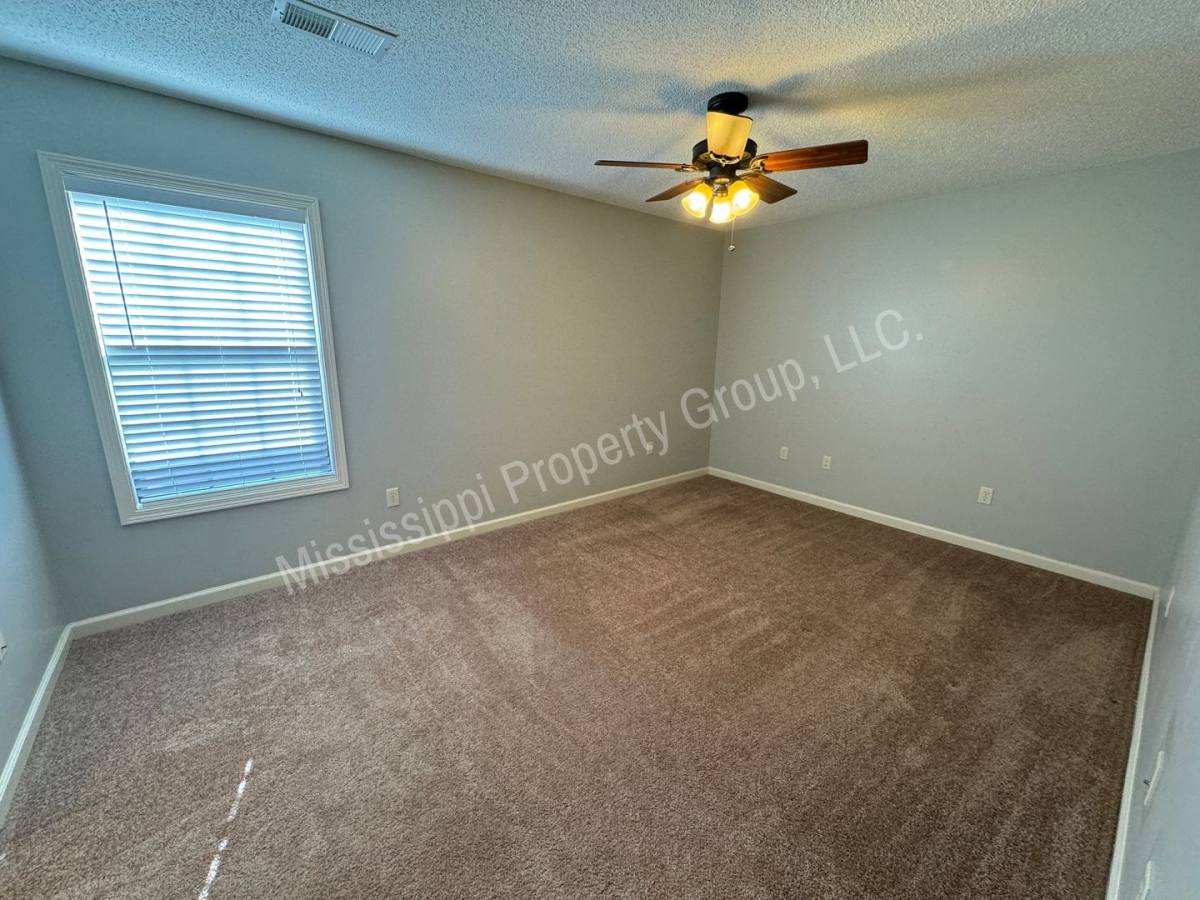 242 Logan Lee Loop, Oxford, MS 38655 - House for Rent - Image 8