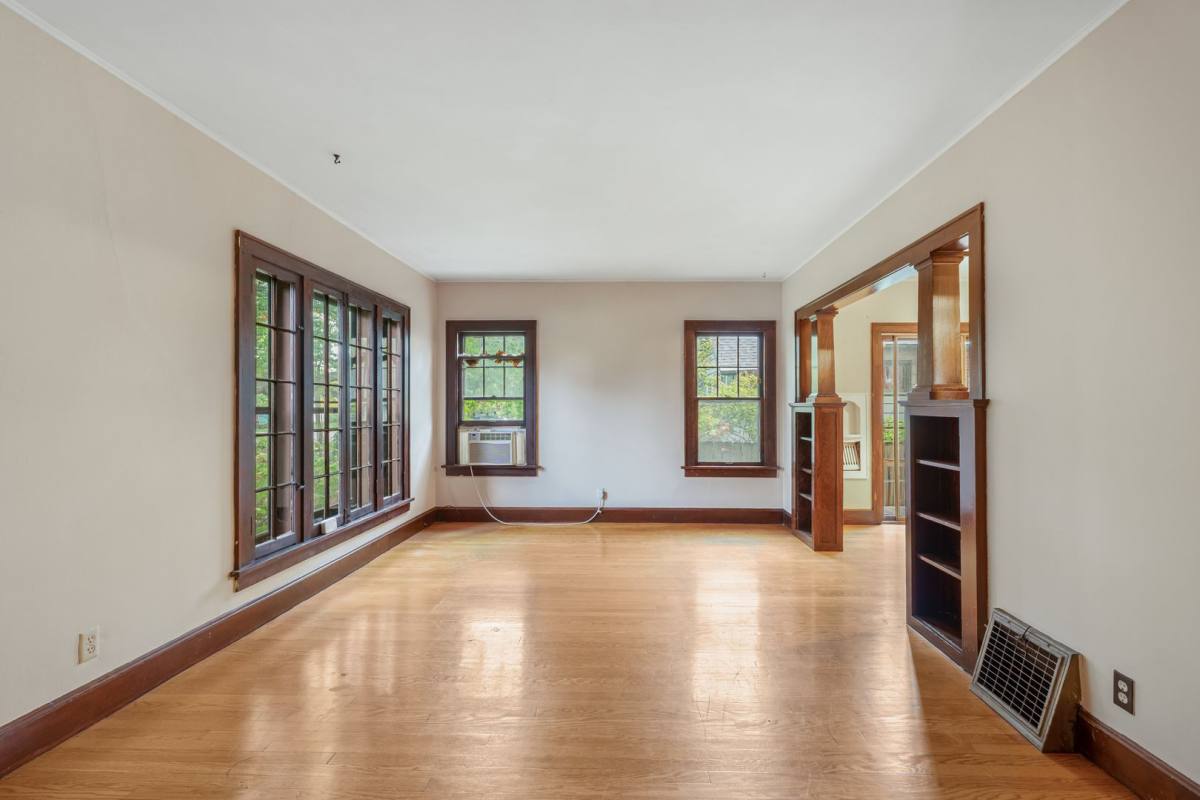 637 Lakeside St, Madison, WI 53715 - Apartment for Rent - Image 2