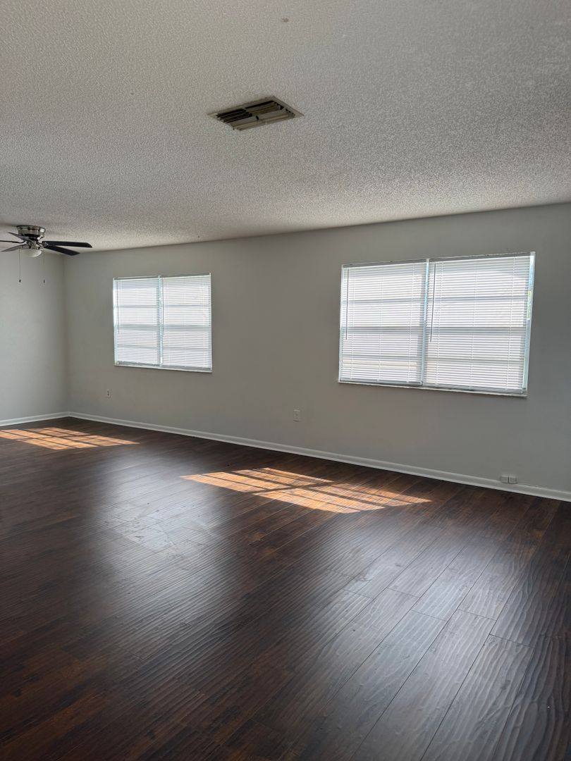 8940 SE 88 Place, Ocala, FL 34472 - House for Rent - Image 2