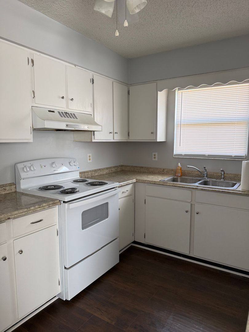 8940 SE 88 Place, Ocala, FL 34472 - House for Rent - Image 3