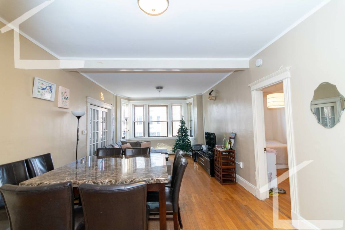 219 Saint Paul St #2B, Brookline, MA 02446 - Apartment for Rent - Image 2