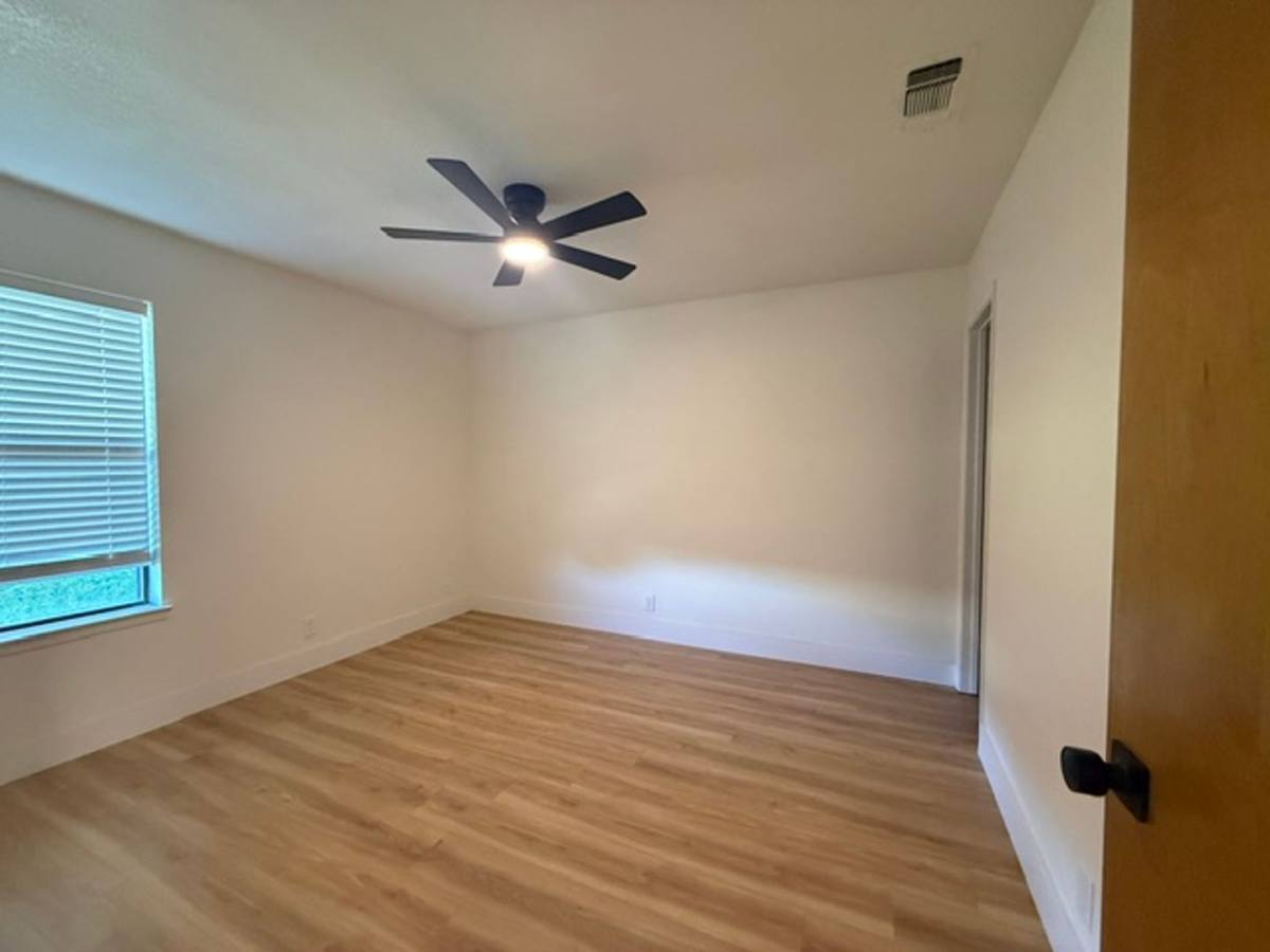 405 Dunaway Lane, Azle, TX 76020 - Apartment for Rent - Image 9