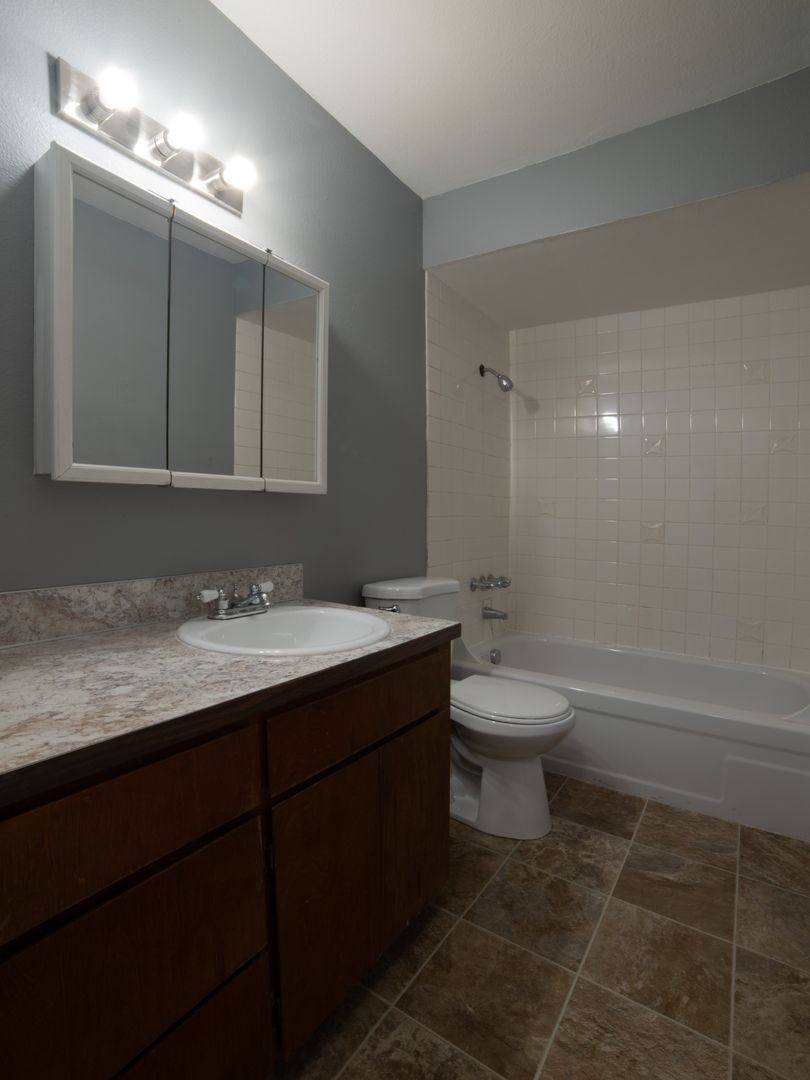 15631 NE Glisan St, Portland, OR 97230 - Apartment for Rent - Image 2