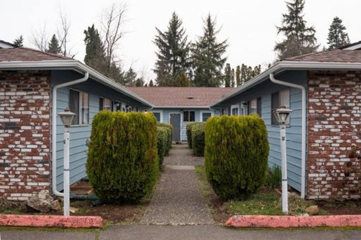 15631 NE Glisan St, Portland, OR 97230 - Apartment for Rent - Image 1