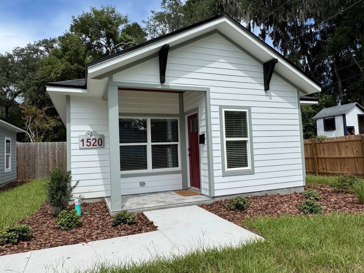 110 NW 23rd Dr, Gainesville, FL 32607 - House for Rent - Image 2
