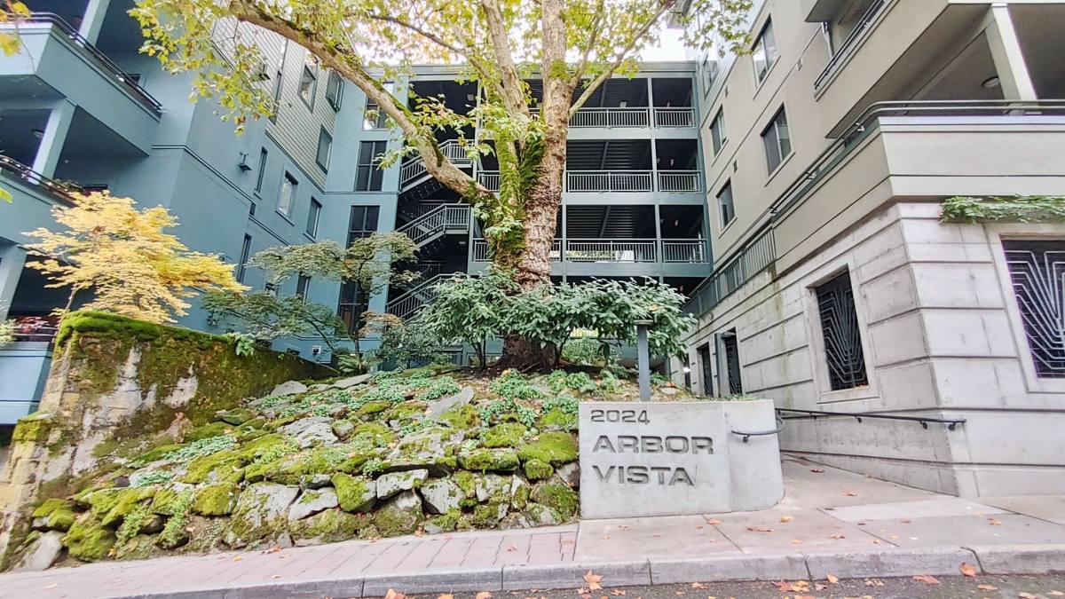 2024 SW Howards Way #204, Portland, OR 97201 - Condo for Rent - Image 3