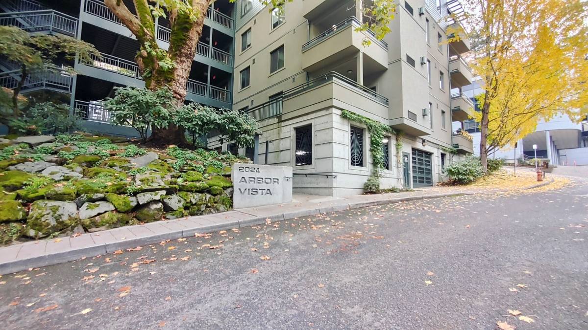 2024 SW Howards Way #204, Portland, OR 97201 - Condo for Rent - Image 6