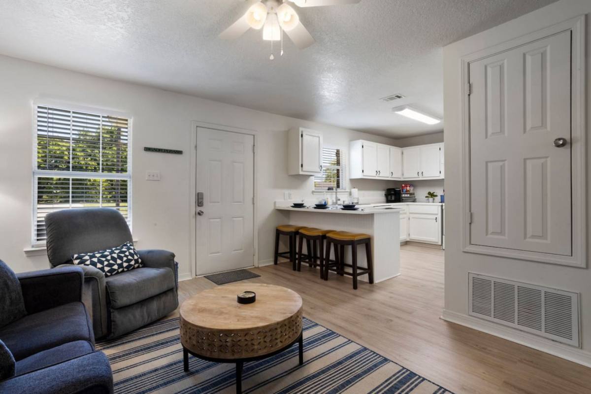 233 Palmetto Lane #A, Gulfport, MS 39507 - Townhouse for Rent - Image 4