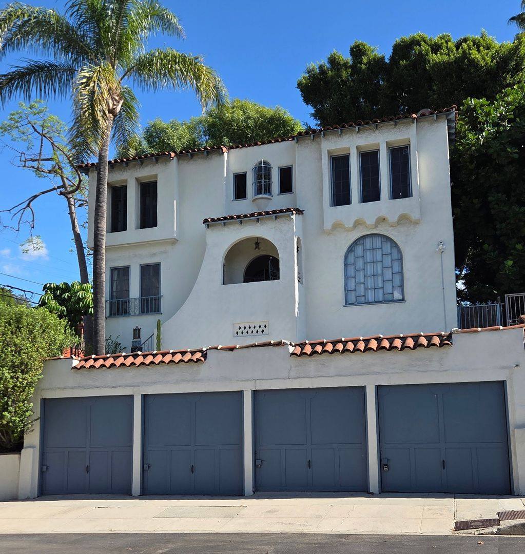 2916 Marathon St, Los Angeles, CA 90026 - Apartment for Rent - Image 1