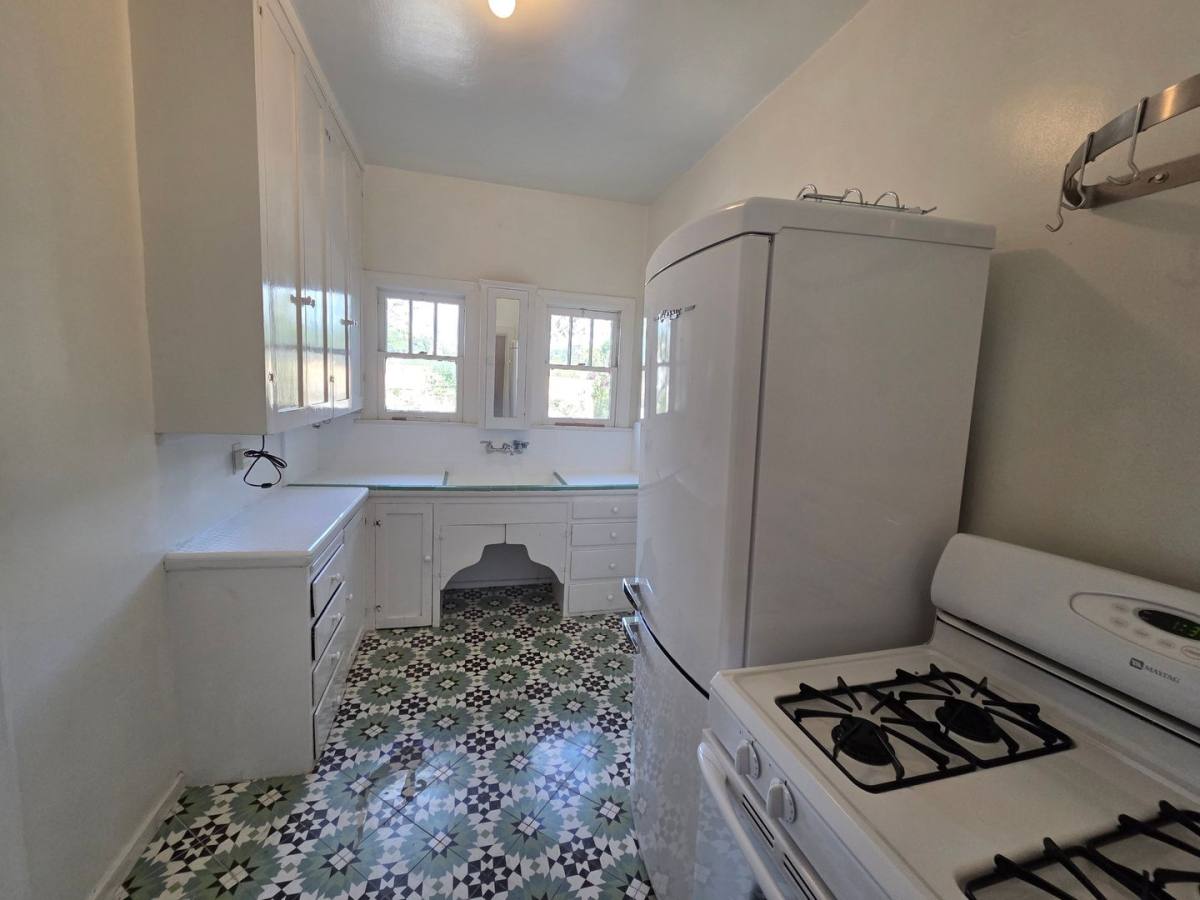 2916 Marathon St, Los Angeles, CA 90026 - Apartment for Rent - Image 6