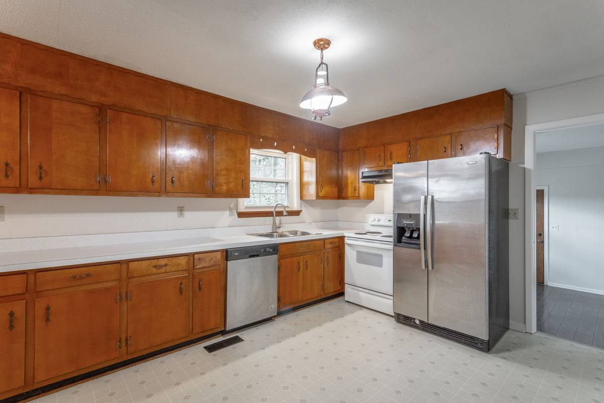 7005 Genoa Dr, Chattanooga, TN 37421 - House for Rent - Image 2