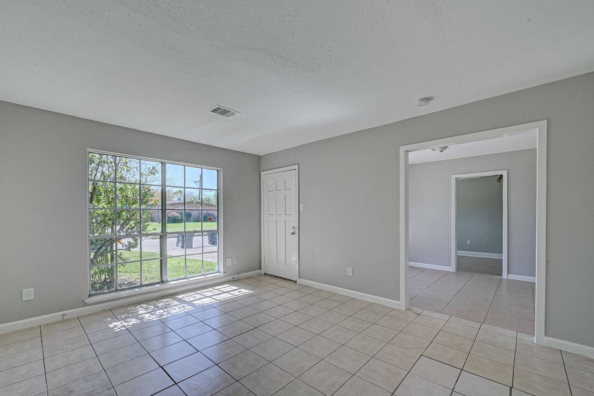 4307 Akard St, Houston, TX 77047 - House for Rent - Image 2