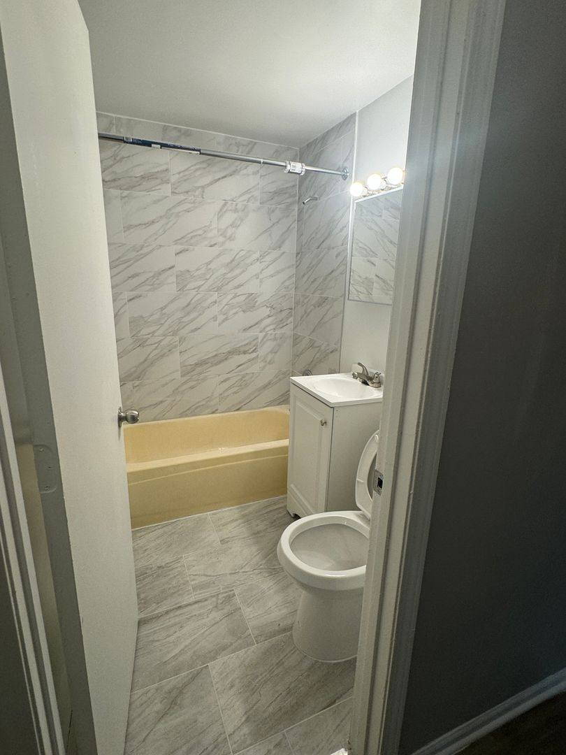 5501 W Congress Parkway, Chicago, IL 60644 - Apartment for Rent - Image 4