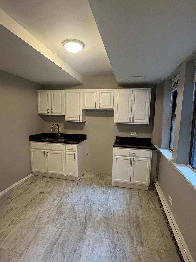 5501 W Congress Parkway, Chicago, IL 60644 - Apartment for Rent