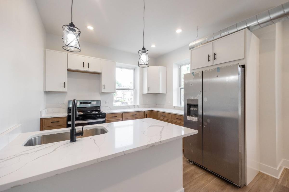 8001 Edgewater Rd, Riverside, IL 60546 - Apartment for Rent - Image 1