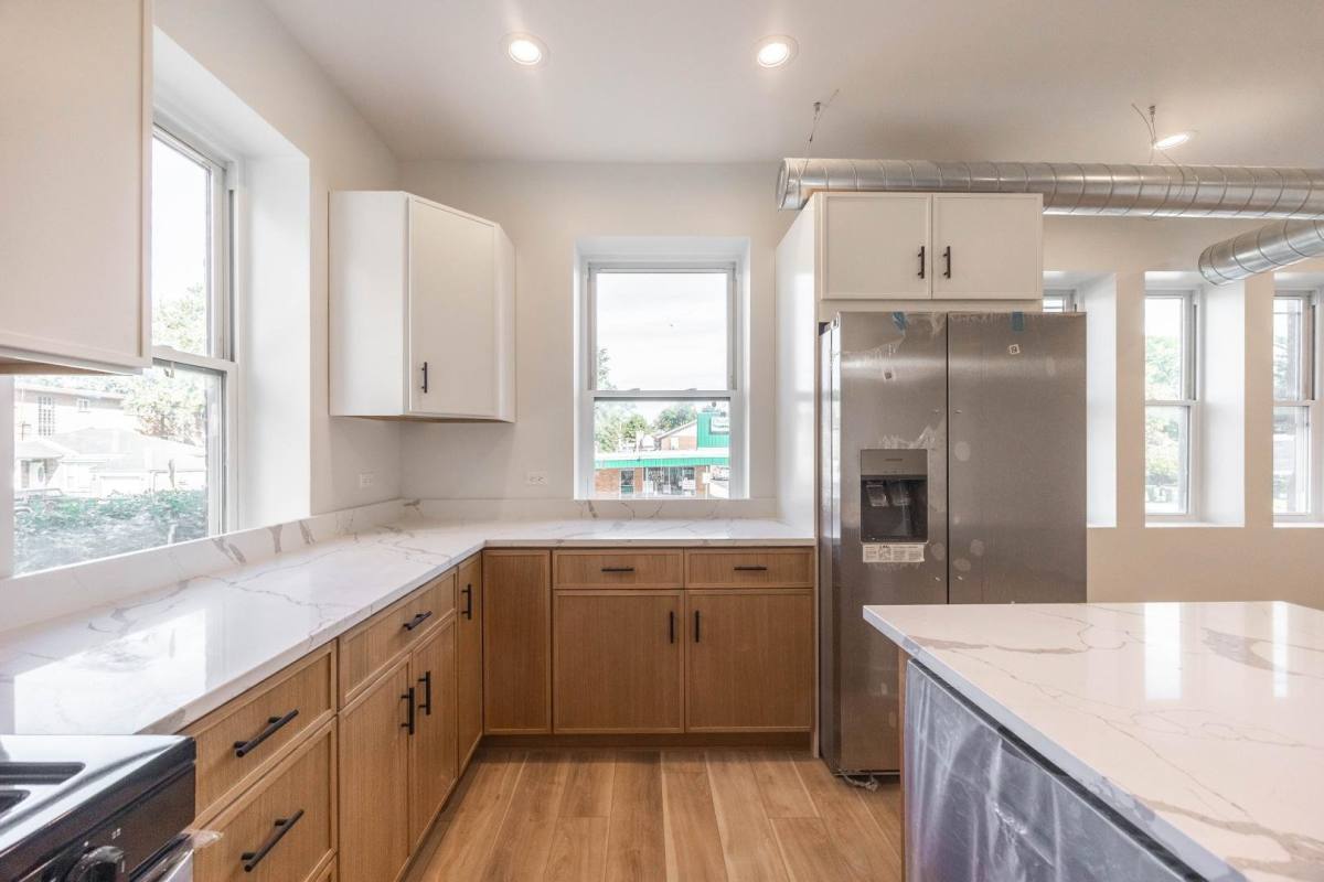 8001 Edgewater Rd, Riverside, IL 60546 - Apartment for Rent - Image 5
