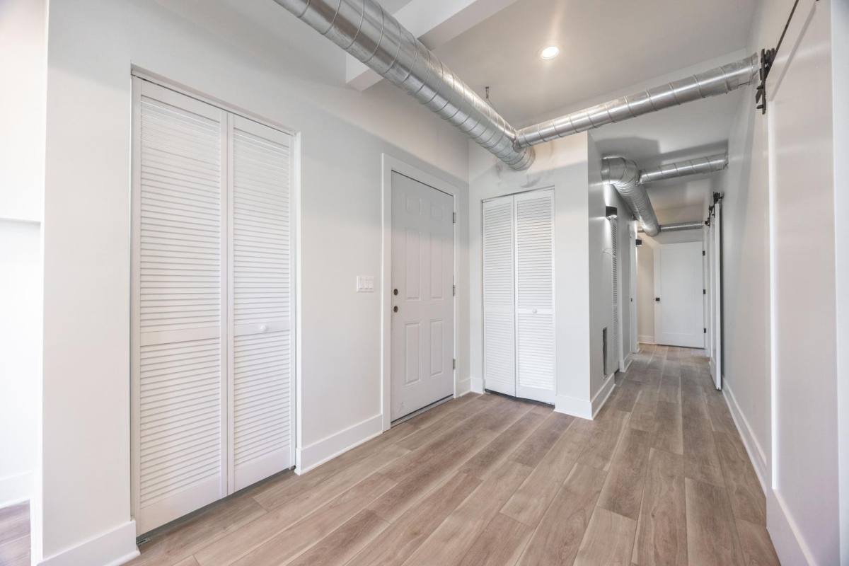 8001 Edgewater Rd, Riverside, IL 60546 - Apartment for Rent - Image 8