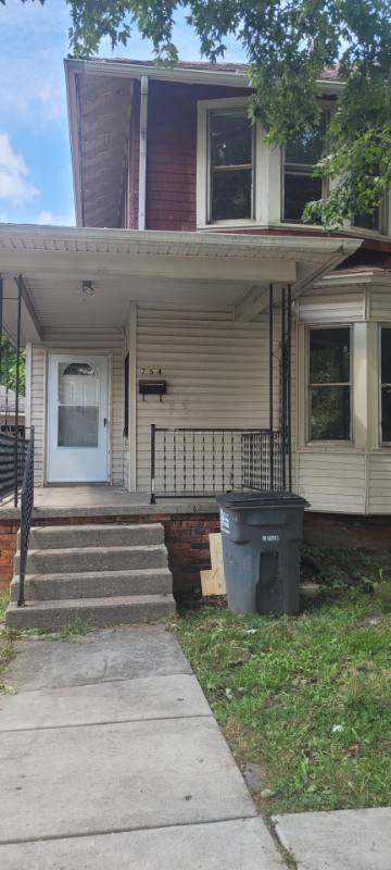 Townhouse for rent at 754 Euclid Ave, Toledo, OH 43605