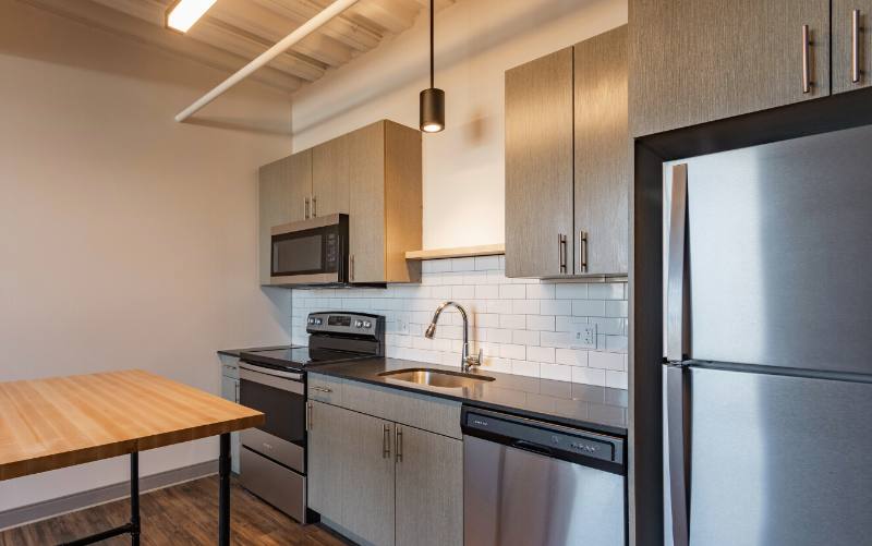 900 W Dakin, Chicago, IL 60613 - Apartment for Rent - Image 2