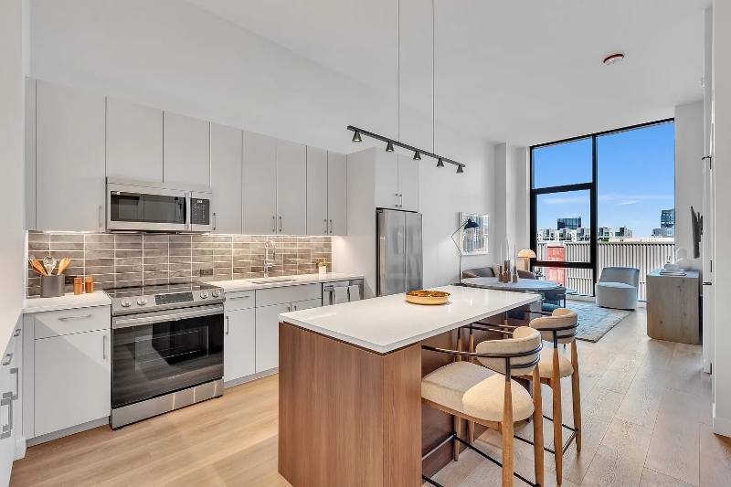 1040 W Adams St #811, Chicago, IL 60607 - Apartment for Rent - Image 2