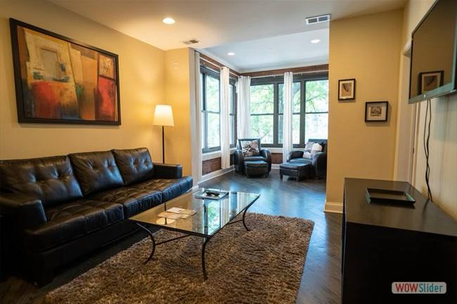 2104 W Roscoe St #2F, Chicago, IL 60618 - Apartment for Rent - Image 1
