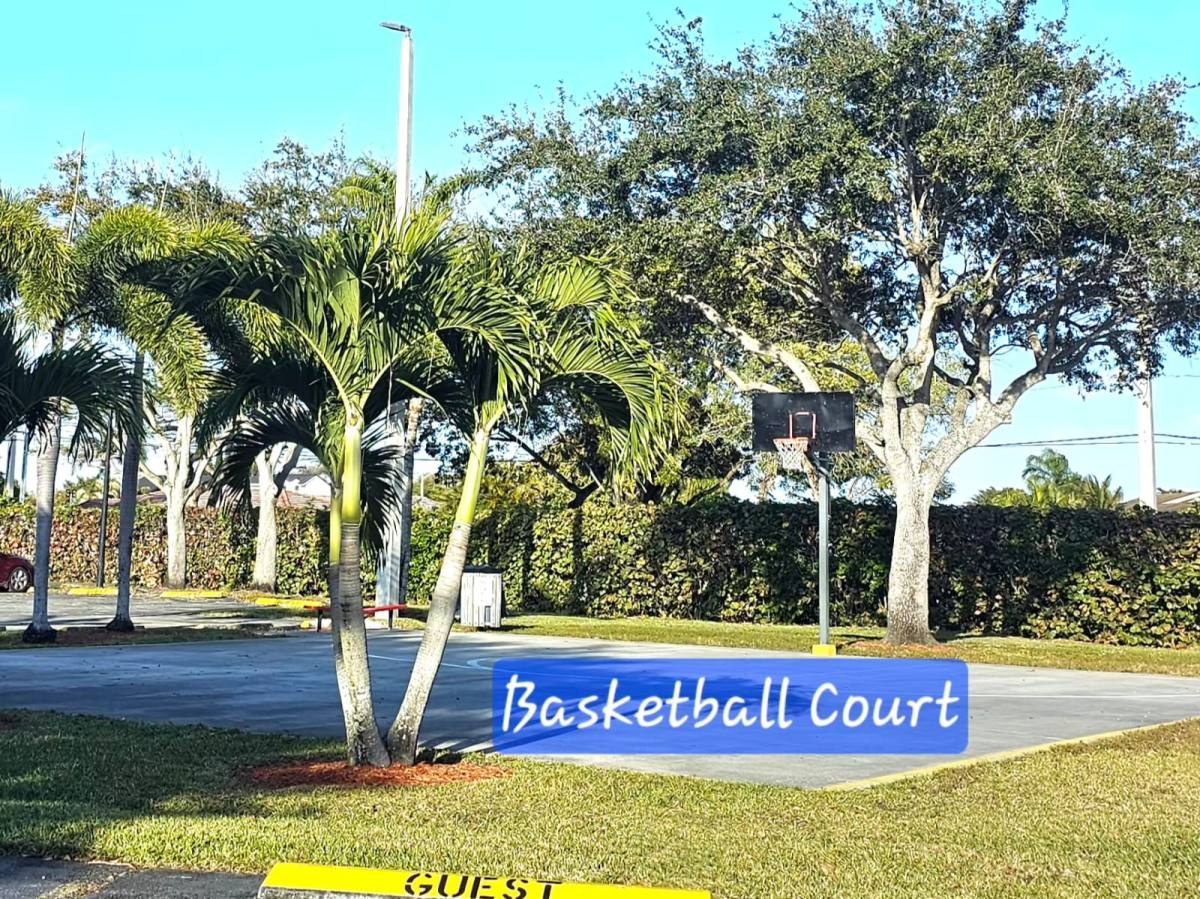 1041 Jefferson Dr #J, Homestead, FL 33034 - Apartment for Rent - Image 4