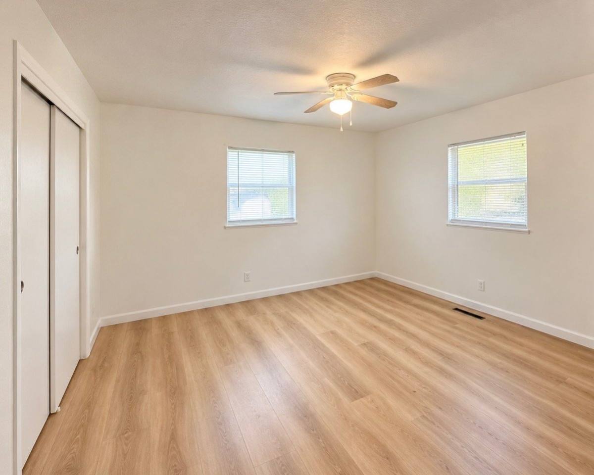 1242 Expressway, Belleville, IL 62223 - House for Rent - Image 3
