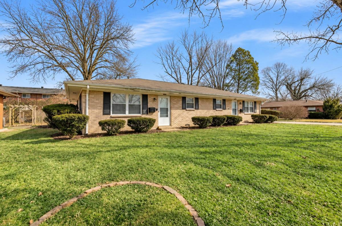 1242 Expressway, Belleville, IL 62223 - House for Rent - Image 1