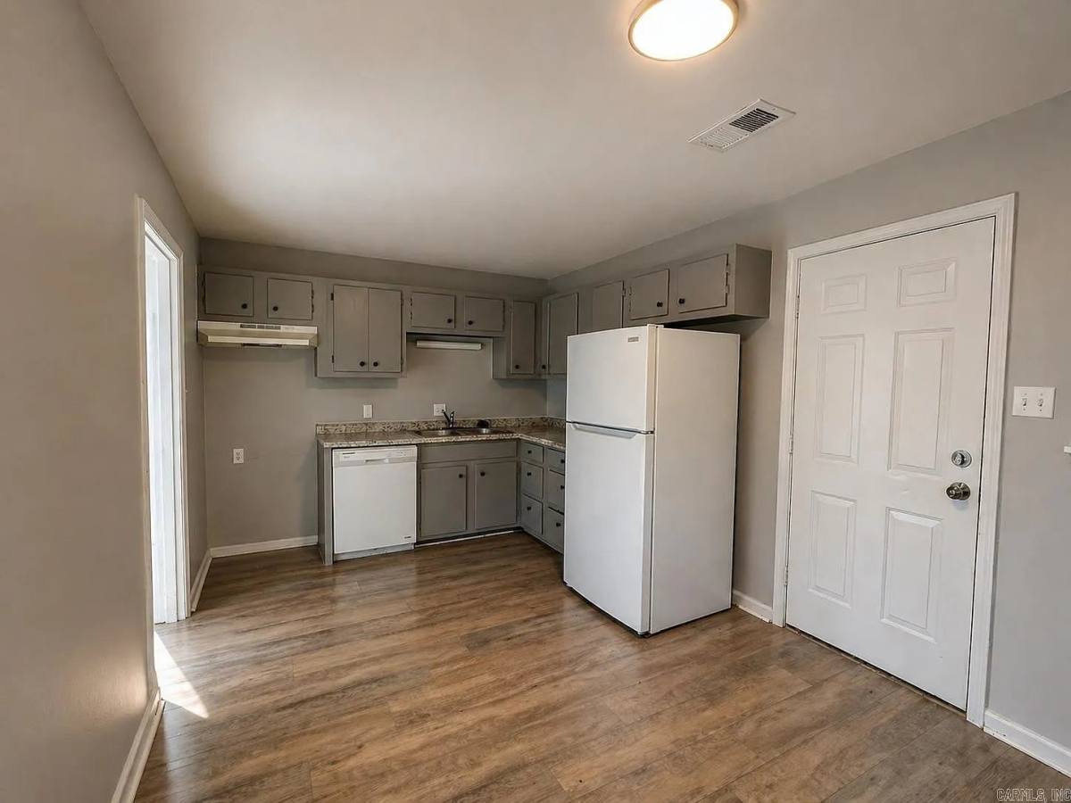 512 Ellen Dr, North Little Rock, AR 72117 - House for Rent - Image 9