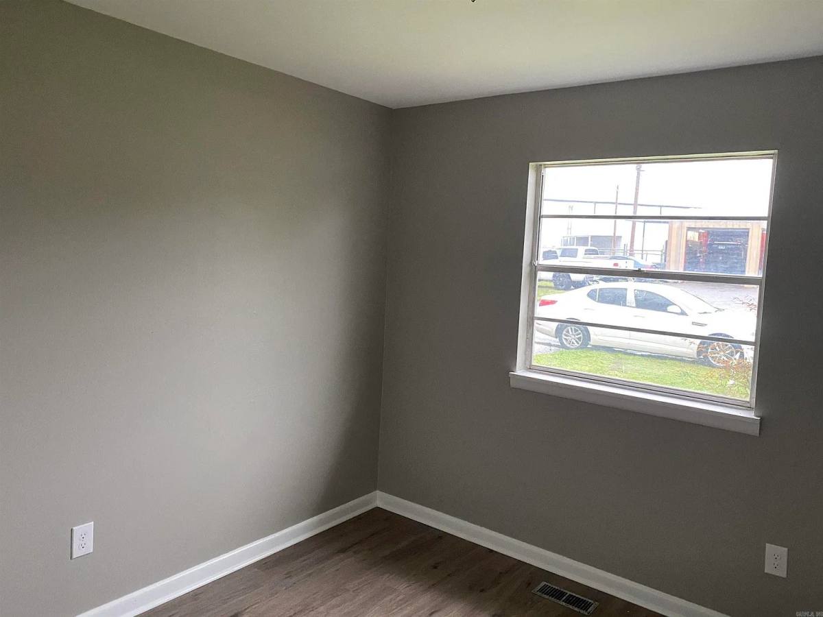 1510 W 38th St, North Little Rock, AR 72118 - House for Rent - Image 2