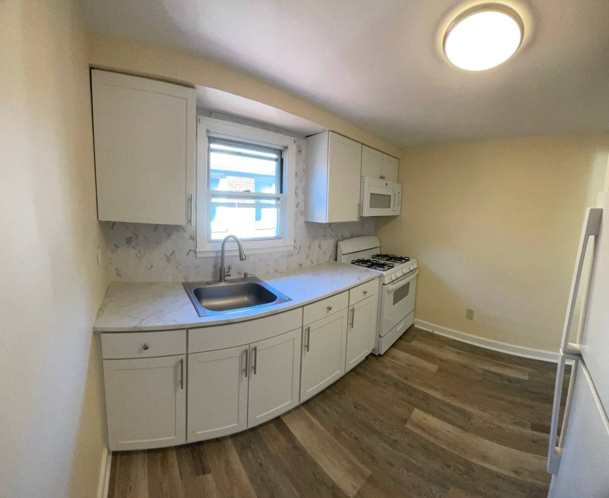 211 Burdine, 2nd Floor, Pittsburgh, PA 15227 - Apartment for Rent - Image 7