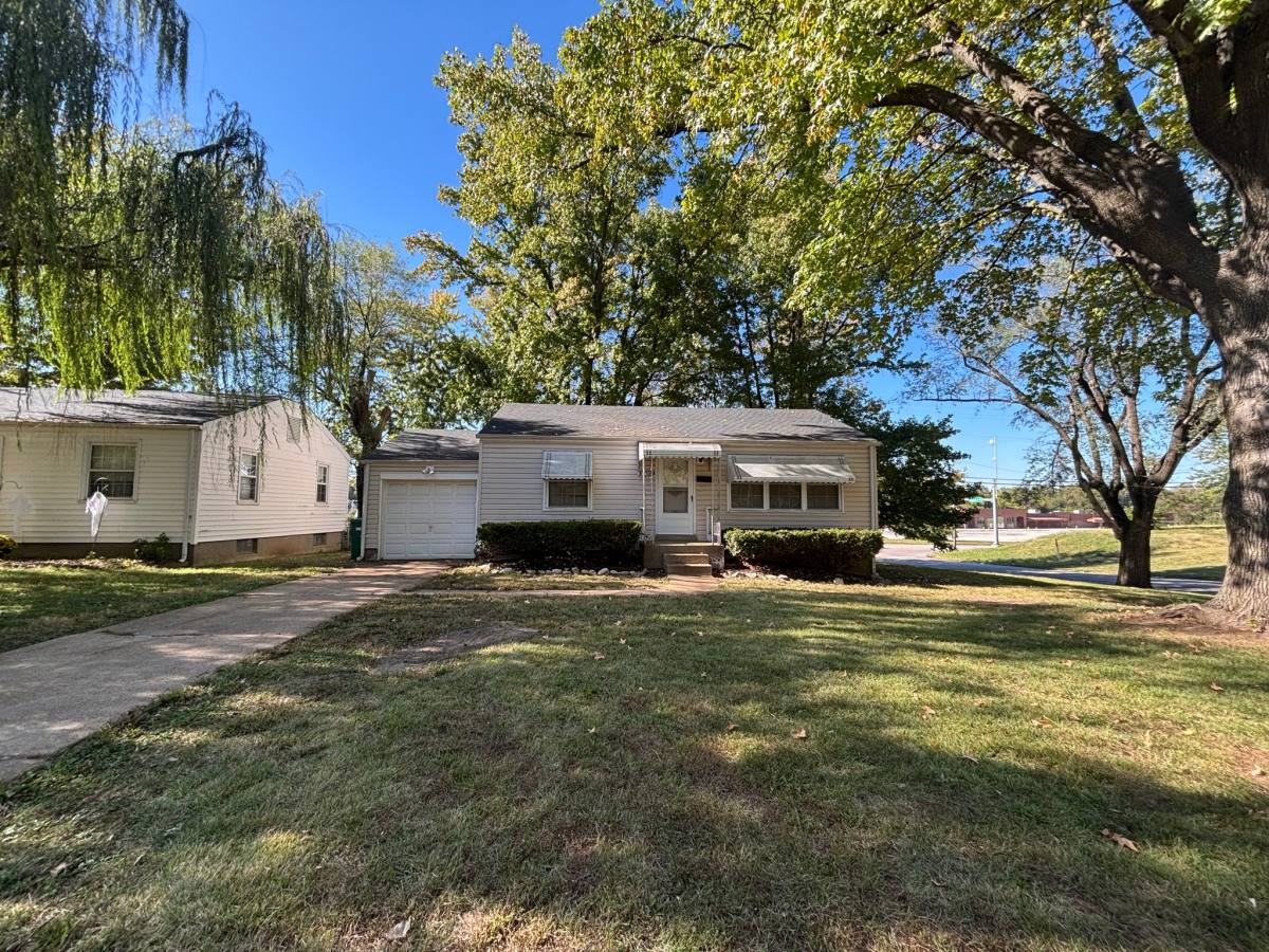 10089 Dwight Dr, St. Louis, MO 63137 - House for Rent - Image 7