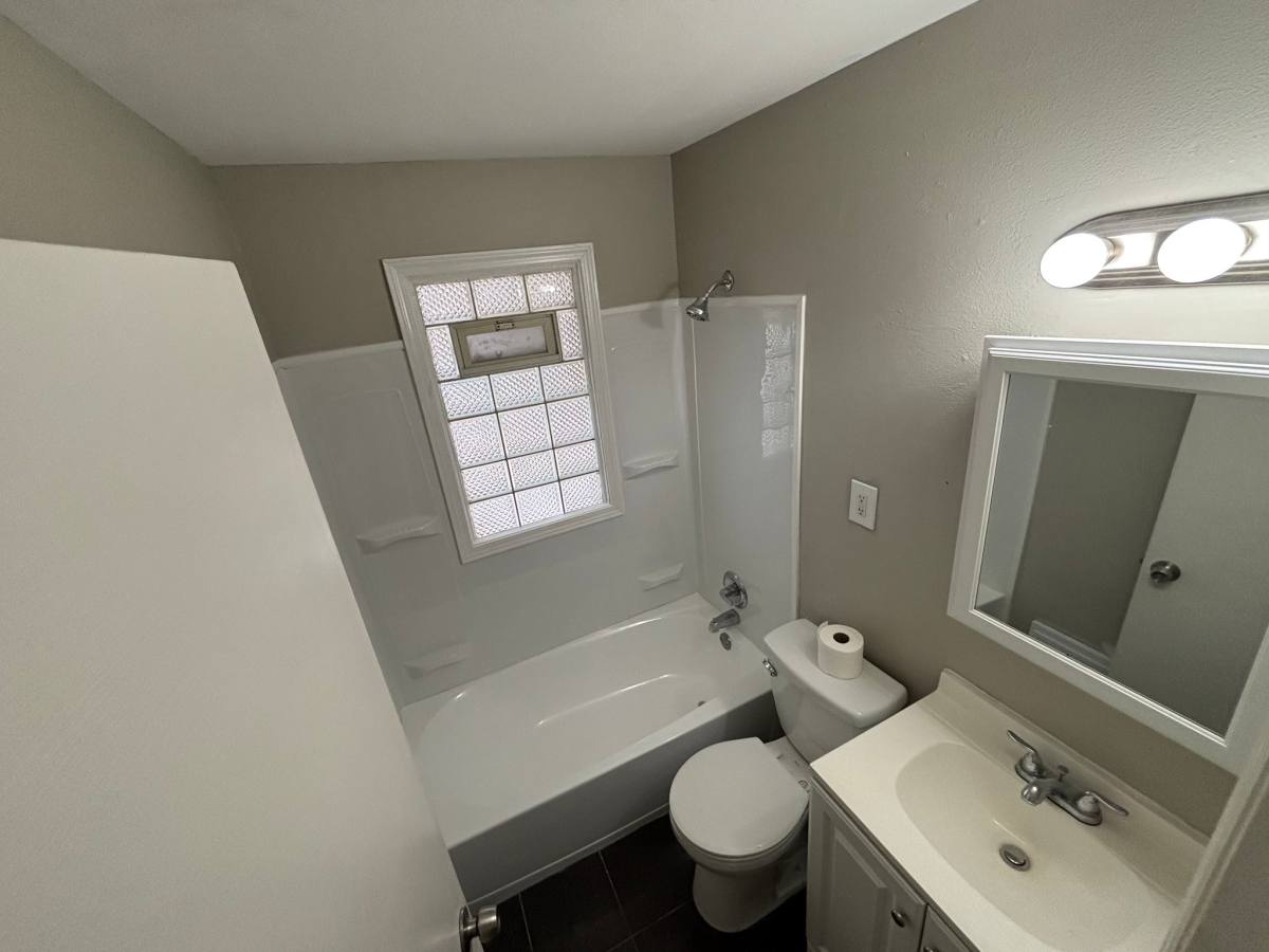 10089 Dwight Dr, St. Louis, MO 63137 - House for Rent - Image 8