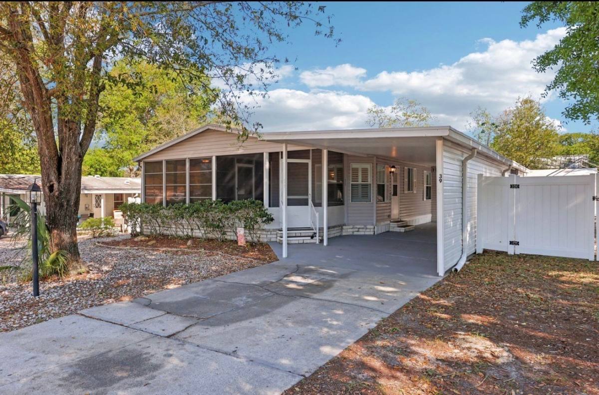 39 Maplehurst Ave, Debary, FL 32713 - House for Rent - Image 2